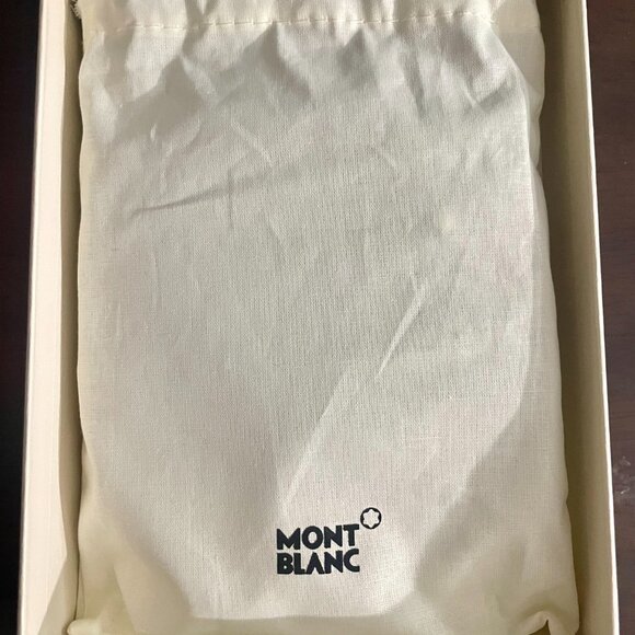 New Montblanc Meisterstück Blue color Leather Zipped Card Holder. Versatile use. - Picture 6 of 7